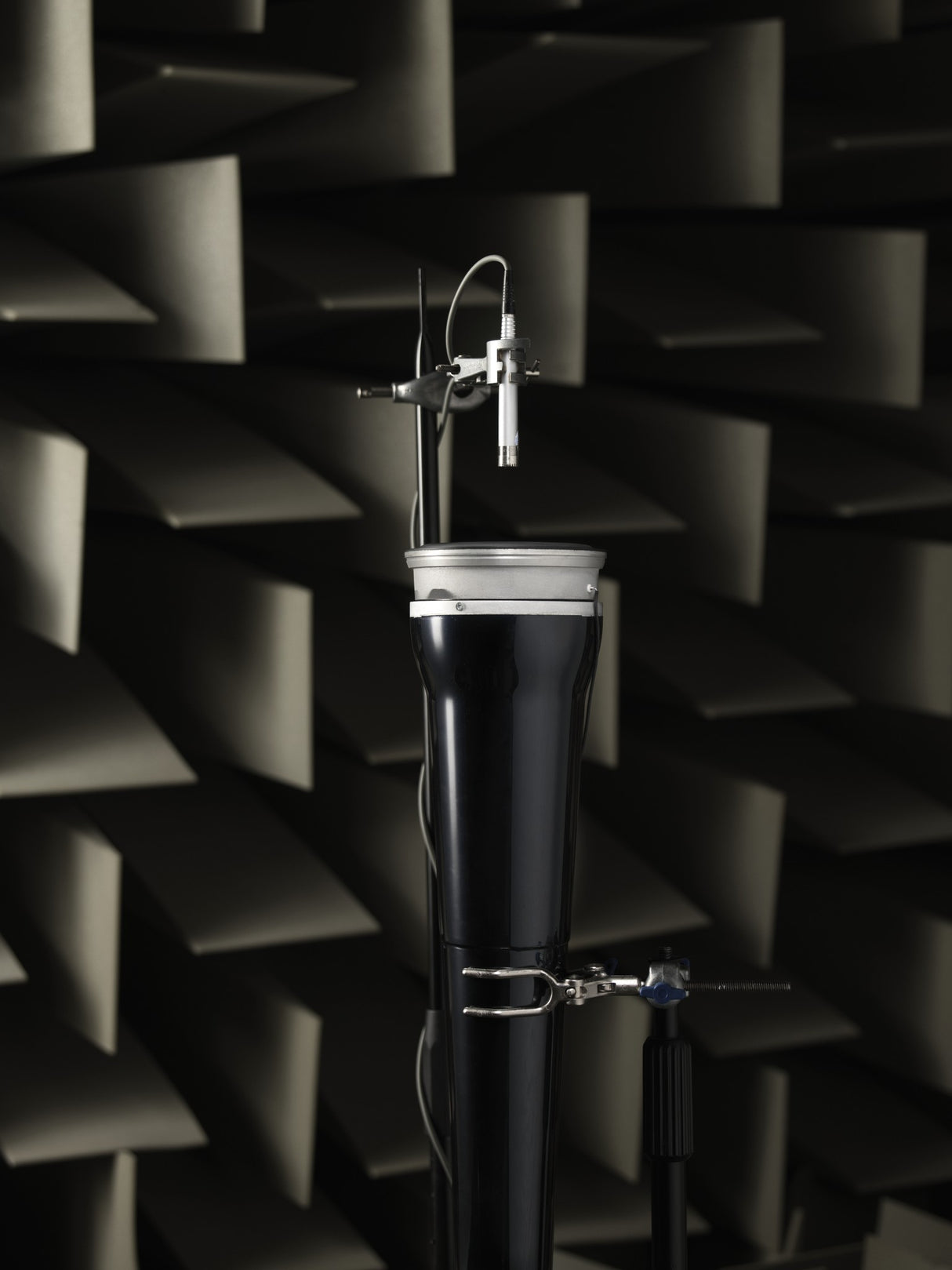 Bowers & Wilkins Nautilus Standlautsprecher