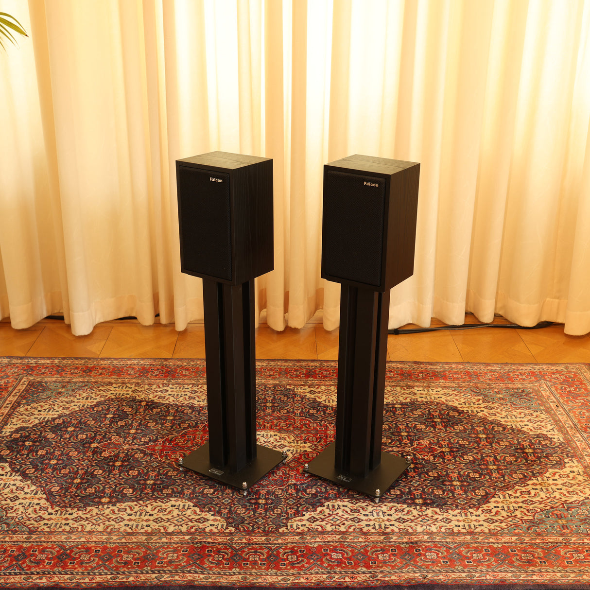 Falcon Acoustics LS3/5a mit Stands Kompaktlautsprecher (Gebraucht)