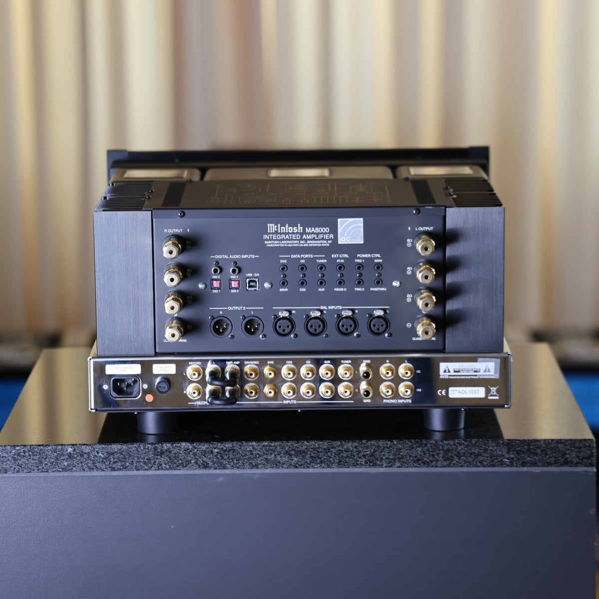 McIntosh MA8000 AC Vollverstärker Gebraucht – Rückseite mit Anschlüssen