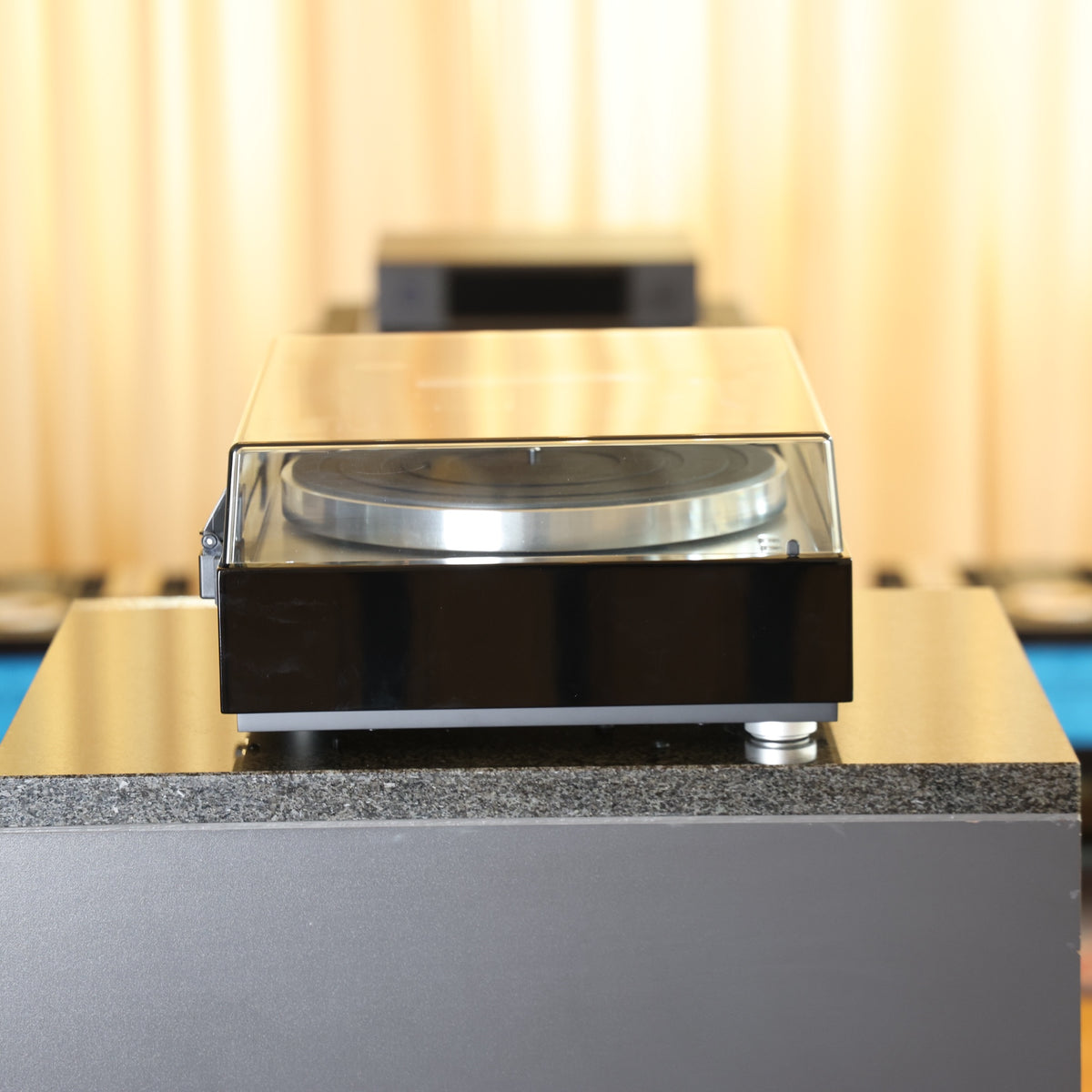 Thorens TD 1601 mit TP 160 Tonarm Plattenspieler Gebraucht – linke Seite