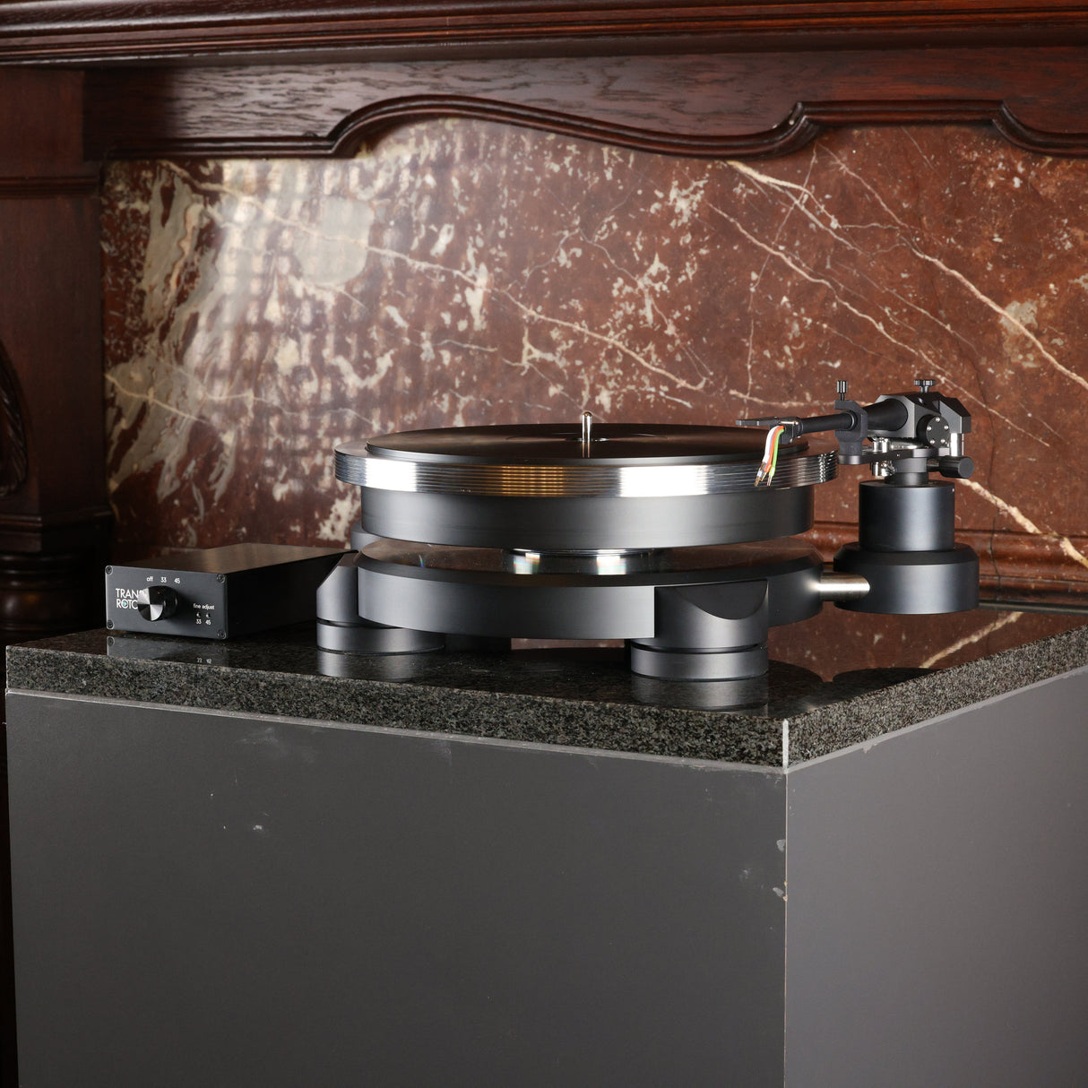 Transrotor Black Star TMD Laufwerk mit TR9 9 Zoll Tonarm (Gebraucht)