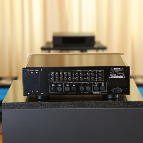 Accuphase C-2300 Vorverstärker Gebraucht – Rückseite mit Anschlüssen
