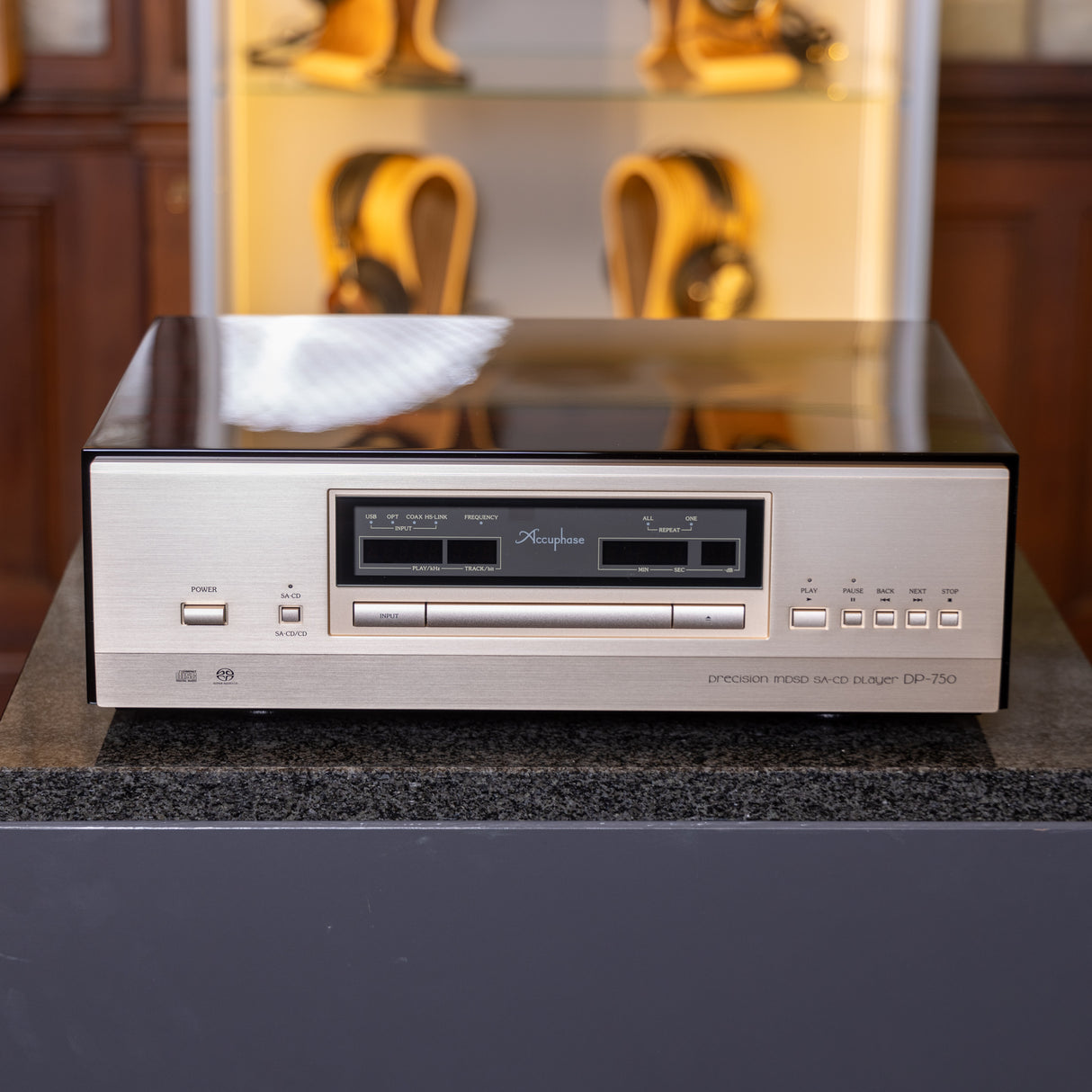 Accuphase DP-750 – Referenz SACD/CD-Player (Gebraucht)