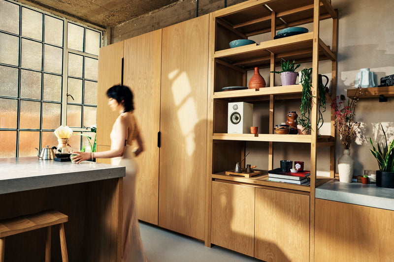 Bowers & Wilkins 607 S3 Kompaktlautsprecher in White, im Wohnraum