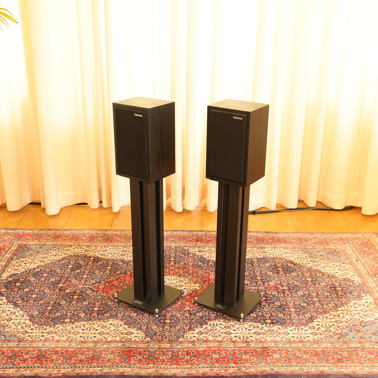 Falcon Acoustics LS3/5a mit Stands Kompaktlautsprecher (Gebraucht)