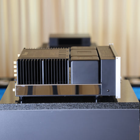 McIntosh MA6900 AC Final Edition Vollverstärker Gebraucht – linke Seite