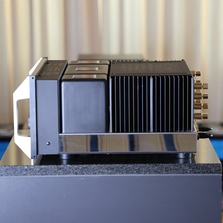 McIntosh MA8000 AC Vollverstärker Gebraucht – rechte Seite