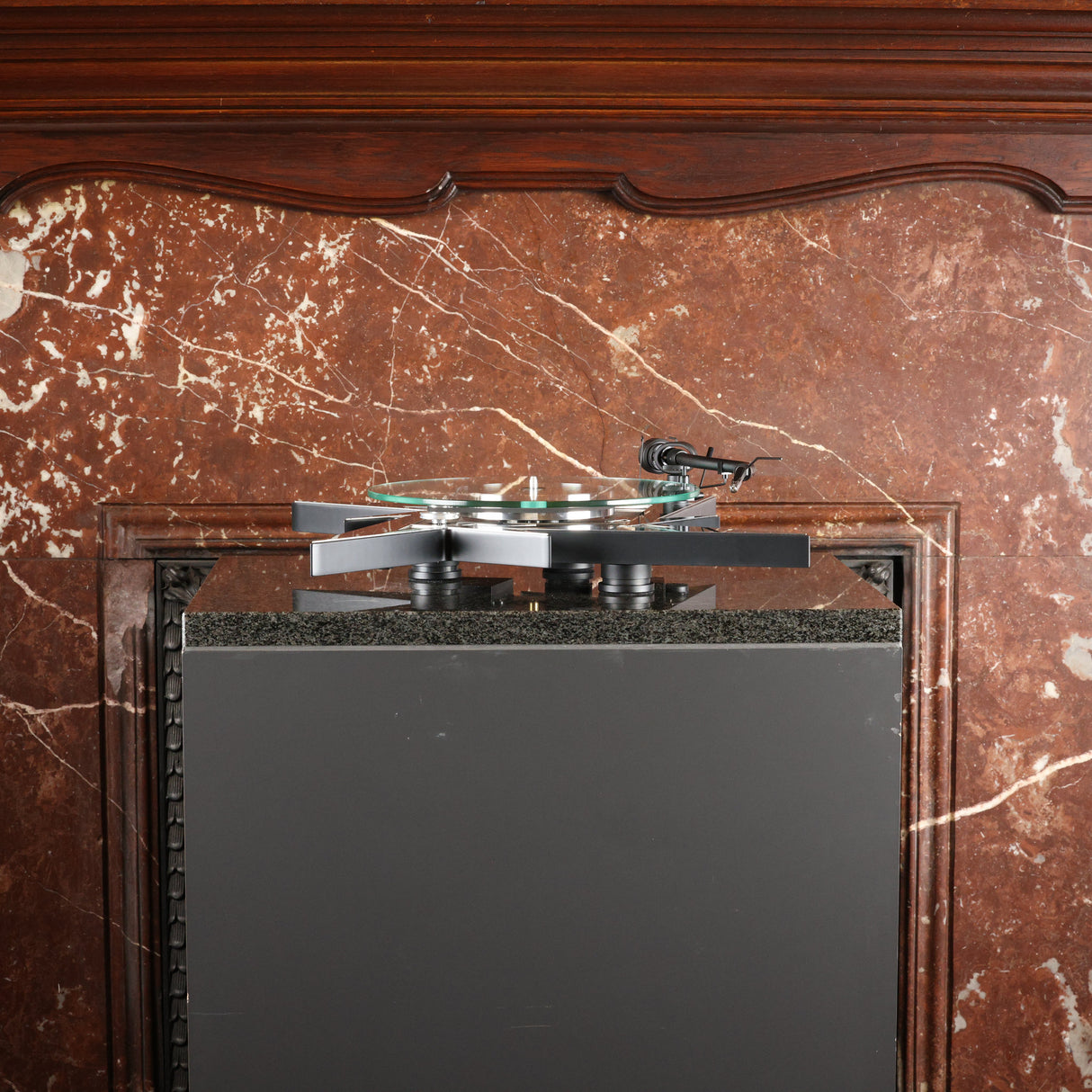 Pro-Ject Audiophile Metallica Plattenspieler (Vorführware)