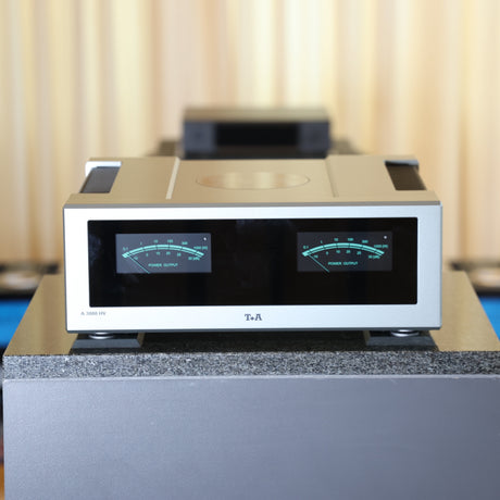 T+A A 3000 HV Stereo-Endverstärker Silber Gebraucht – Frontansicht