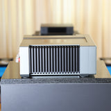 T+A A 3000 HV Stereo-Endverstärker Silber Gebraucht – linke Seite