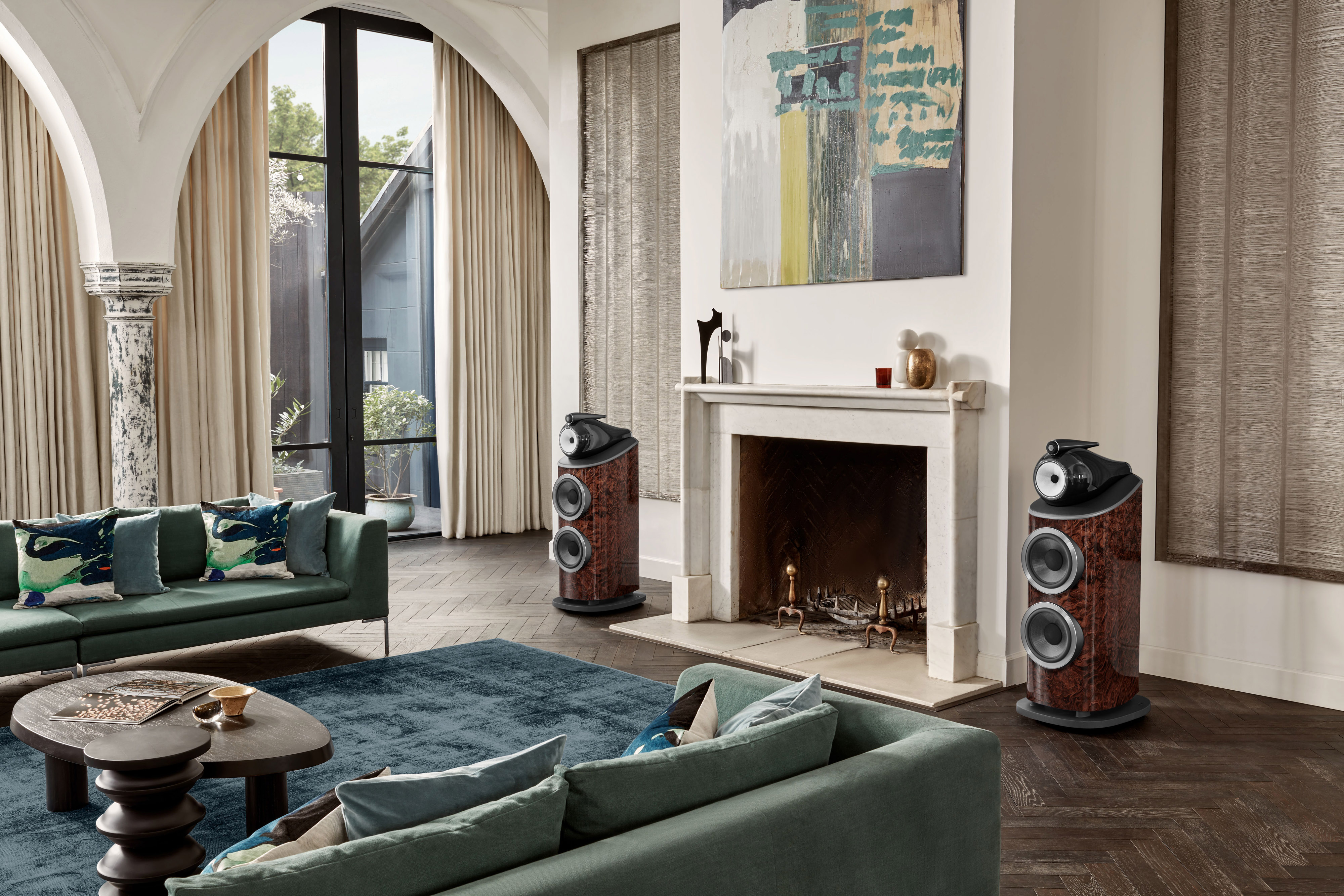 Bowers & Wilkins 801 D4 Signature  California Burl Gloss Lautsprecher in einem Wohnzimmer