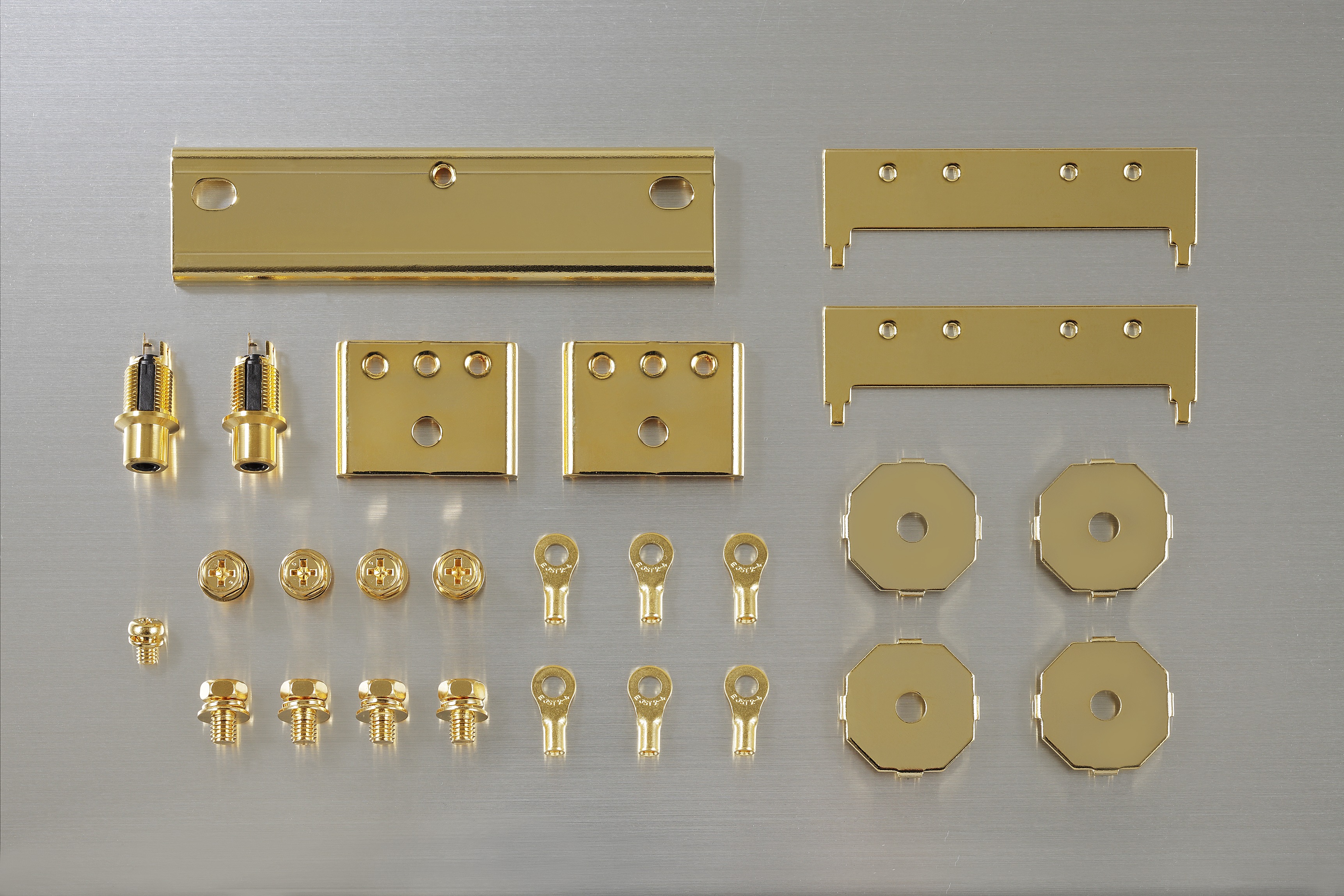 Accuphase M-6200 Endstufe vergoldete Bauteile Accuphase M-6200 Endstufe vergoldete Bauteile