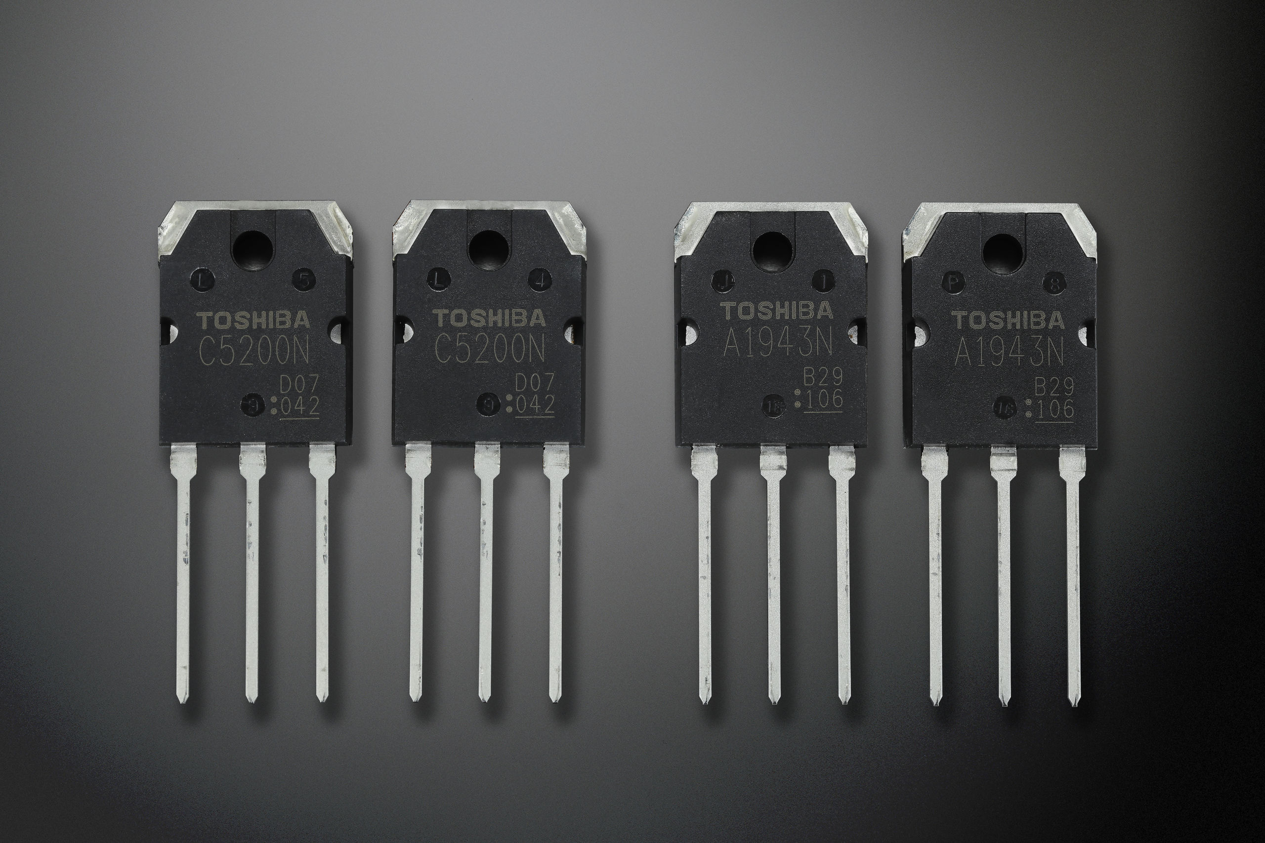 Accuphase PS-1250 Stromreiniger Transistoren