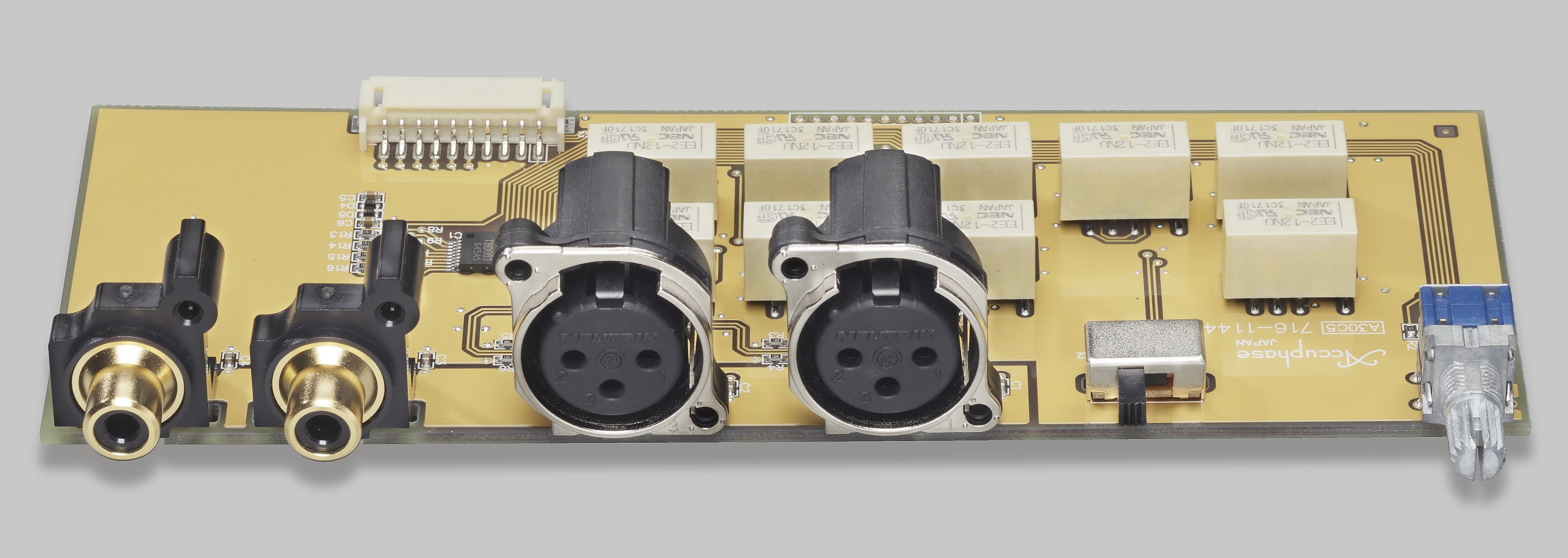 Accuphase A-75 Endstufe Anschluss-Buchsen Accuphase A-75 Endstufe Anschluss-Buchsen