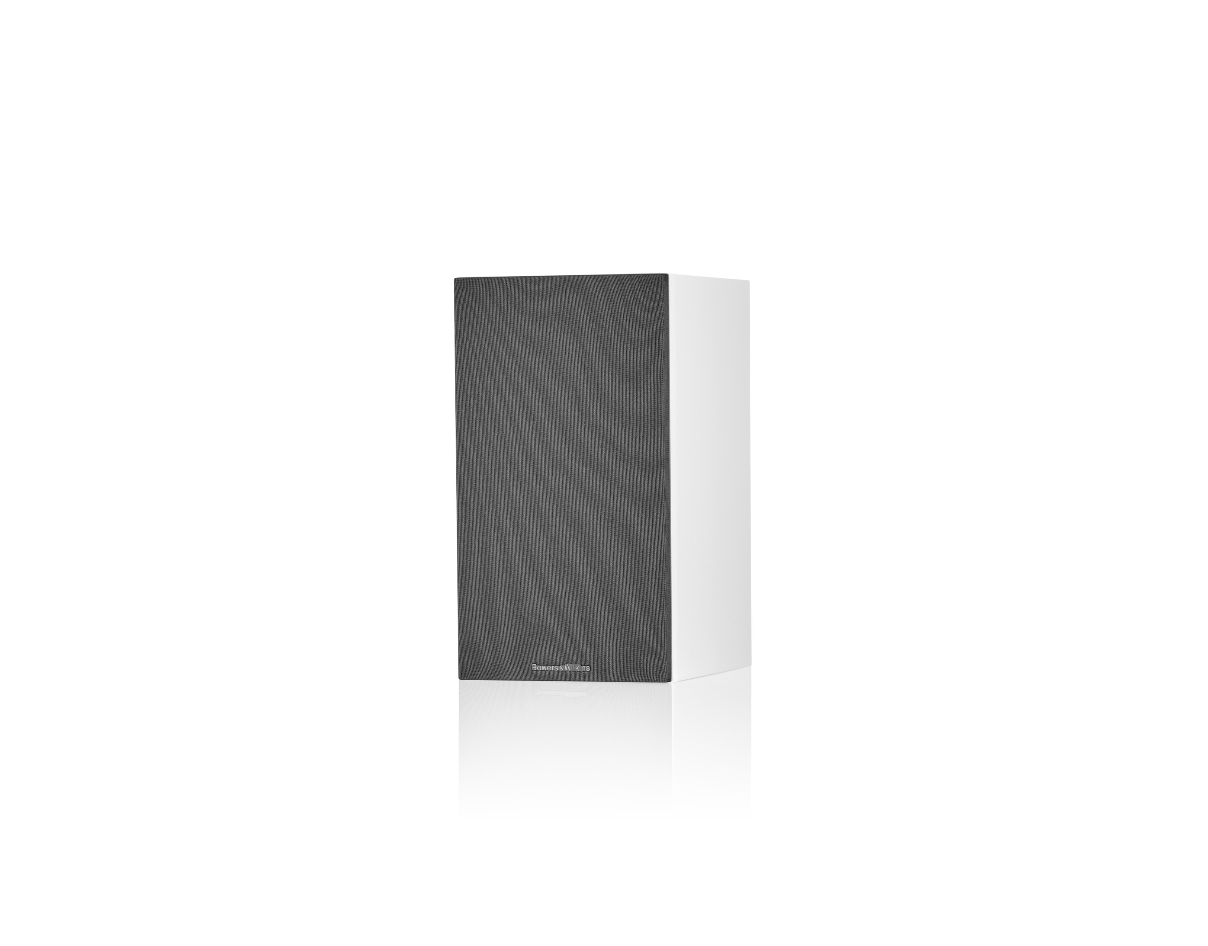 Bowers & Wilkins 607 S3 Weiß Lautsprecher eingedreht mit Abdeckung