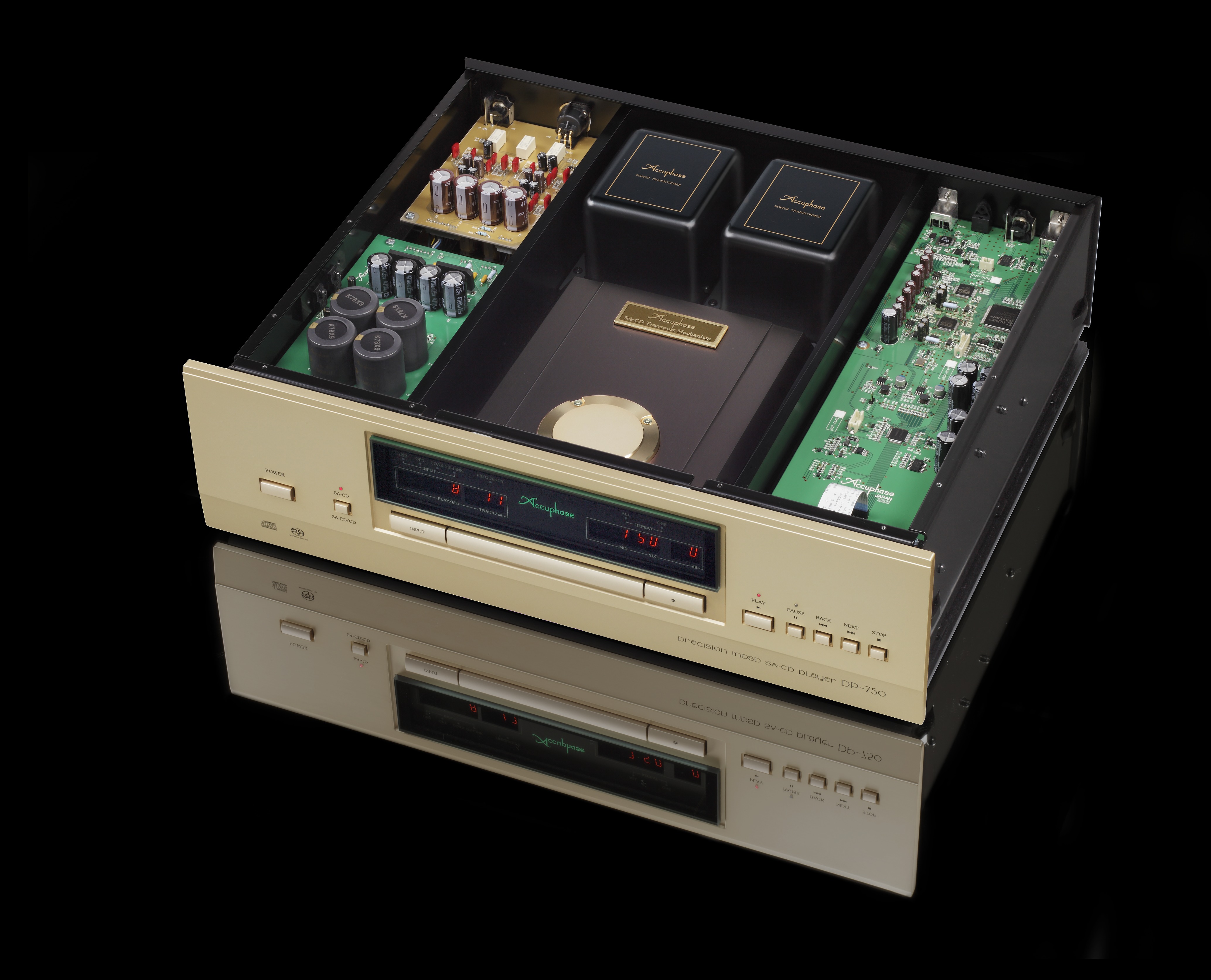 Accuphase DP-750 SACD/CD-Spieler mit geöffnetem Gehäuse