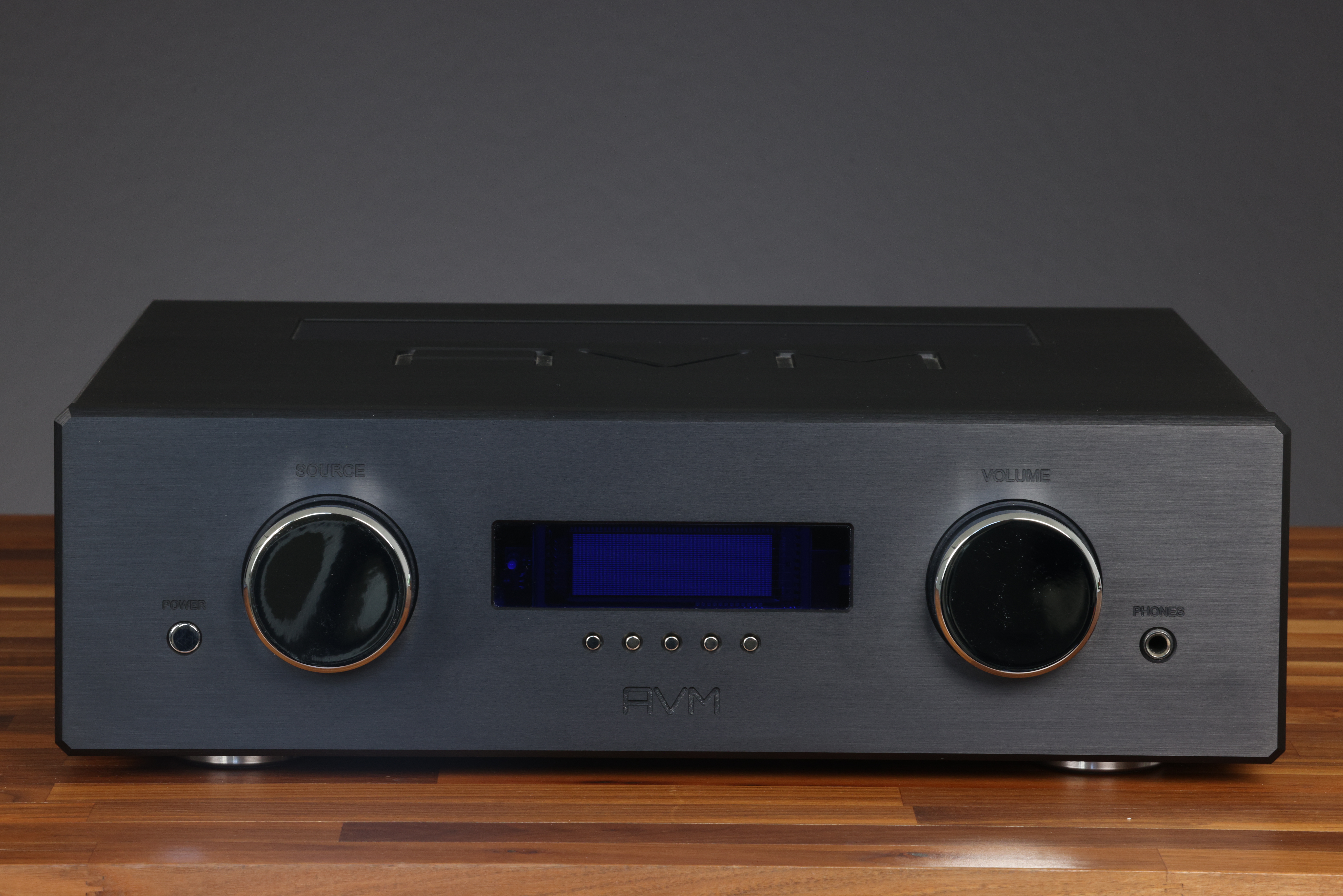 AVM PA 8.2- Referenz Vorverstärker mit 5 Options-Platinen (gebraucht)