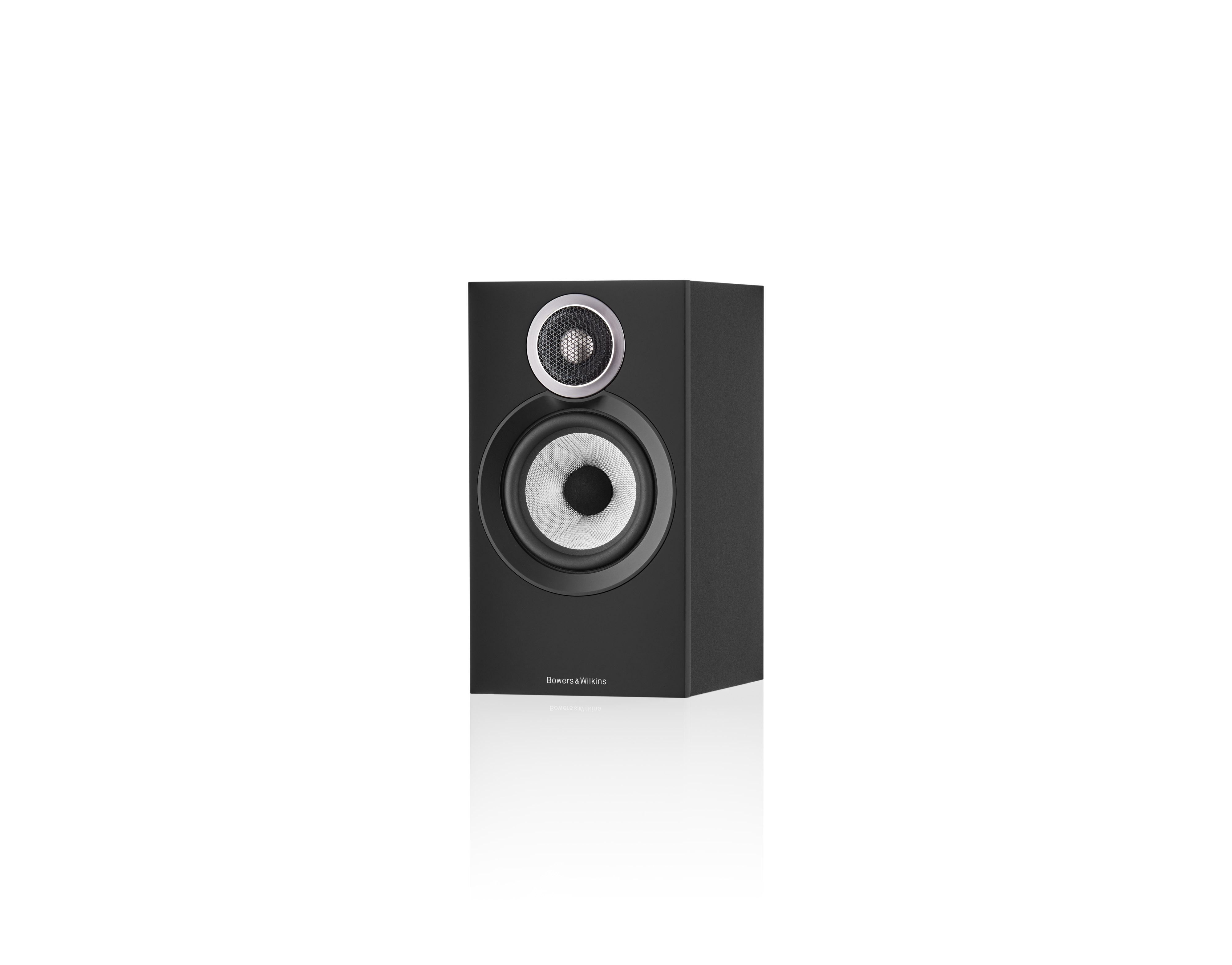 Bowers & Wilkins 607 S3 Schwarz Lautsprecher eingedreht ohne Abdeckung