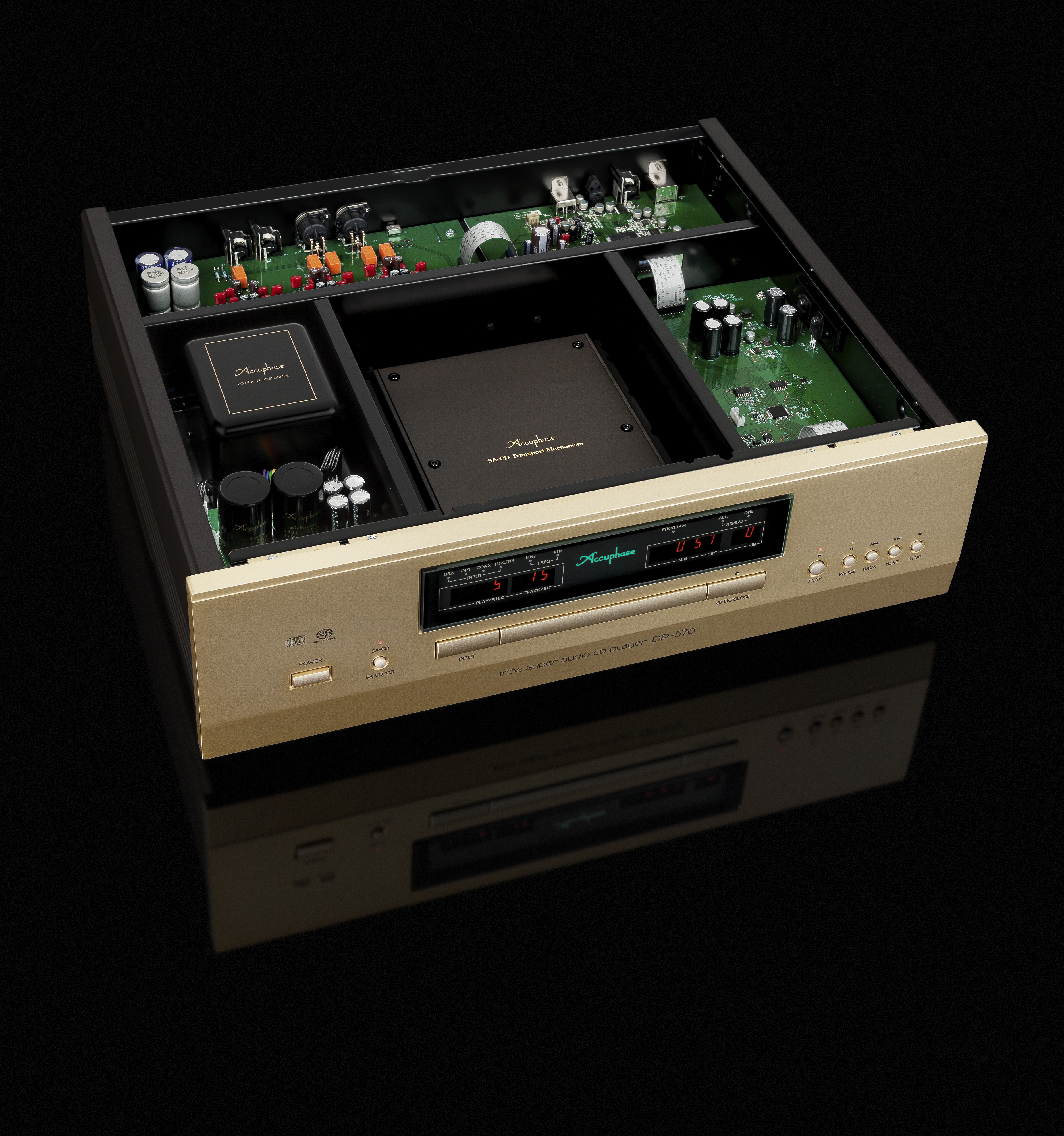 Accuphase DP-570 CD/SACD-Spieler mit geöffnetem Gehäuse